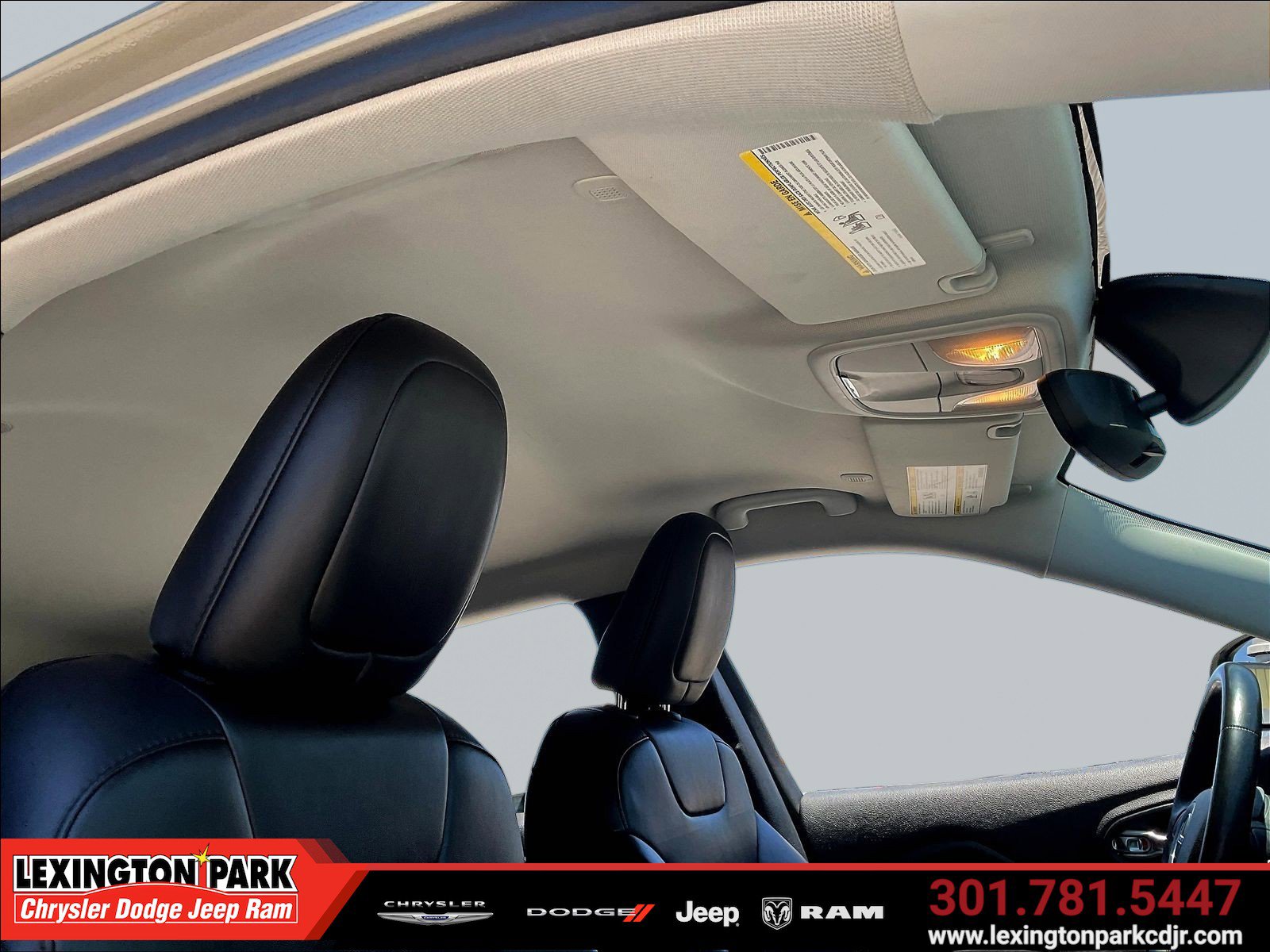 Used 2020 Jeep Cherokee Latitude w/ Quick Order Package 26F North AWD/4WD image 27