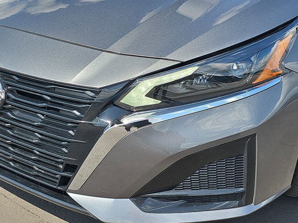 Used 2025 Nissan Altima 2.5 SV image 33