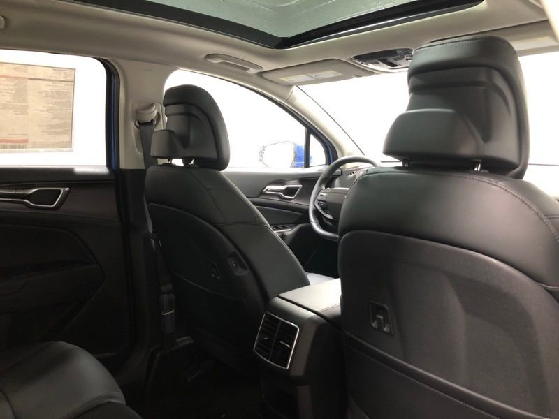 New 2026 Kia Sportage EX w/ EX Panorama Roof Package image 12