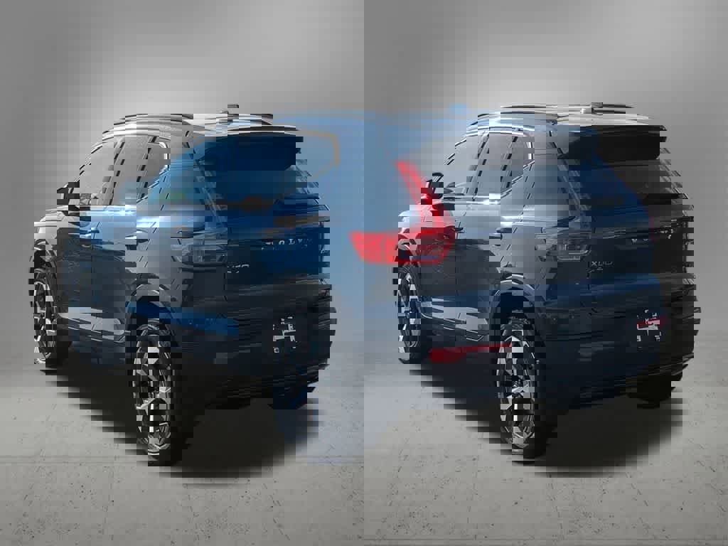 New 2026 Volvo XC40 B5 Core w/ Protection Package Premier image 4