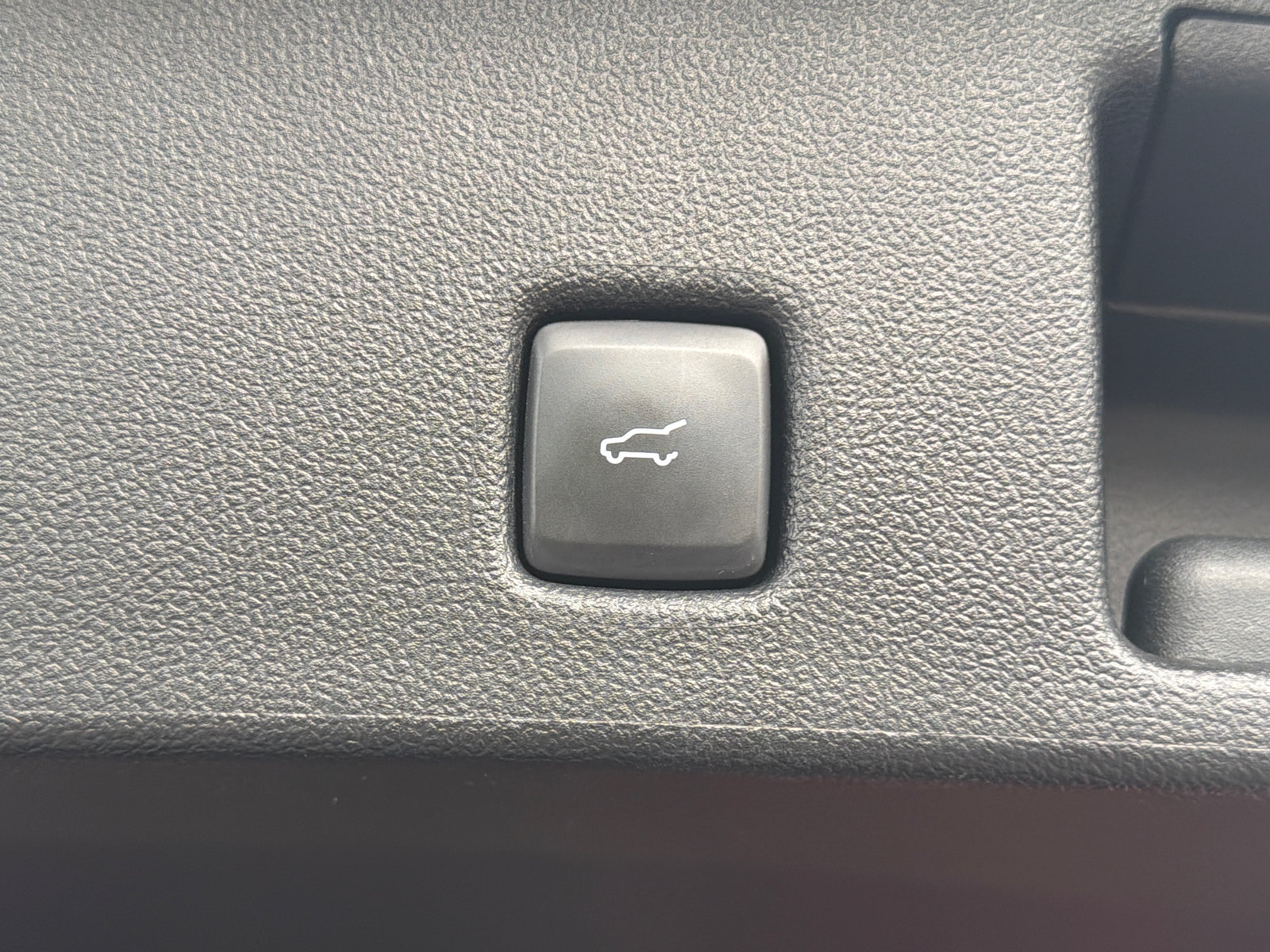 Used 2023 Ford Escape SE FWD image 19