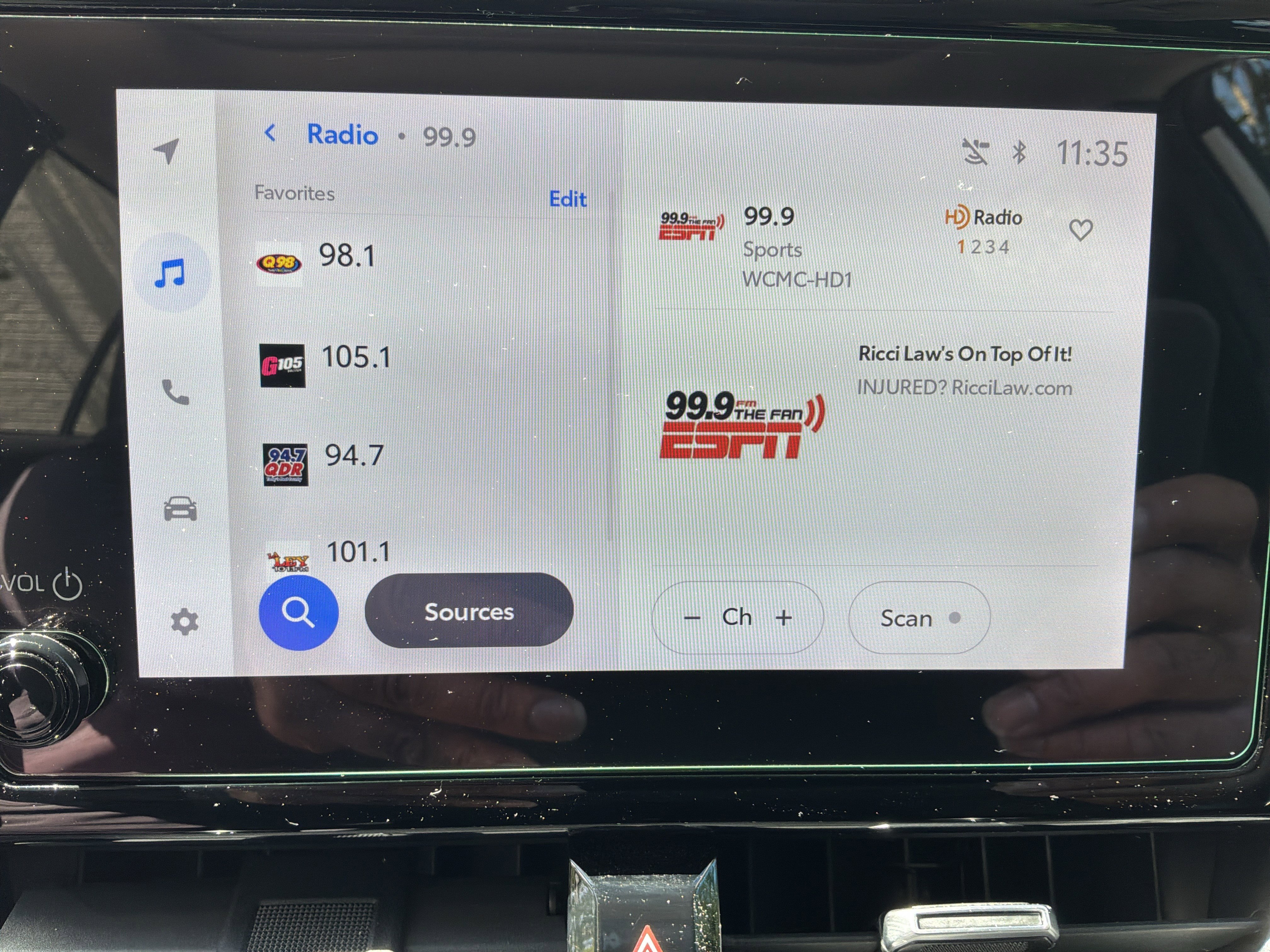 Used 2023 Toyota Corolla Cross XLE w/ Convenience Package FWD image 23