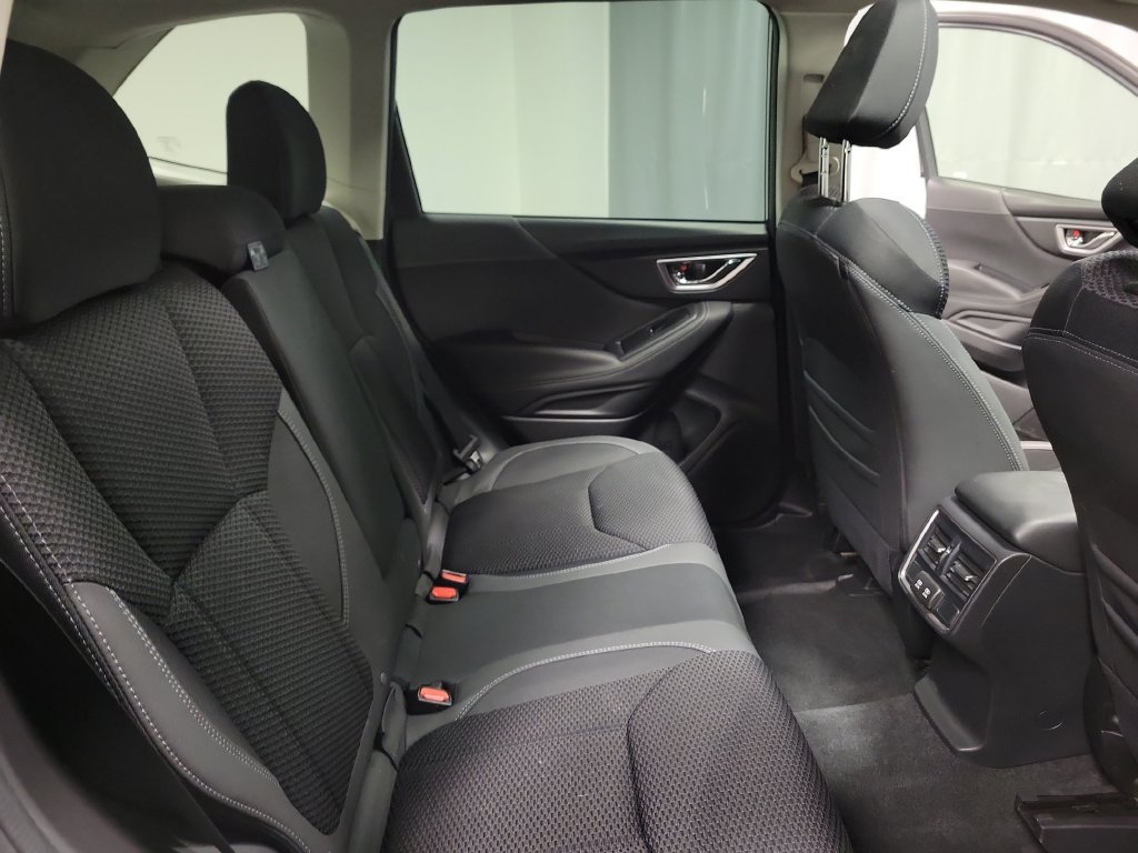 Used 2022 Subaru Forester Premium AWD/4WD image 31