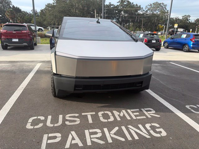 Used 2024 Tesla Cybertruck AWD Crew Cab image 11