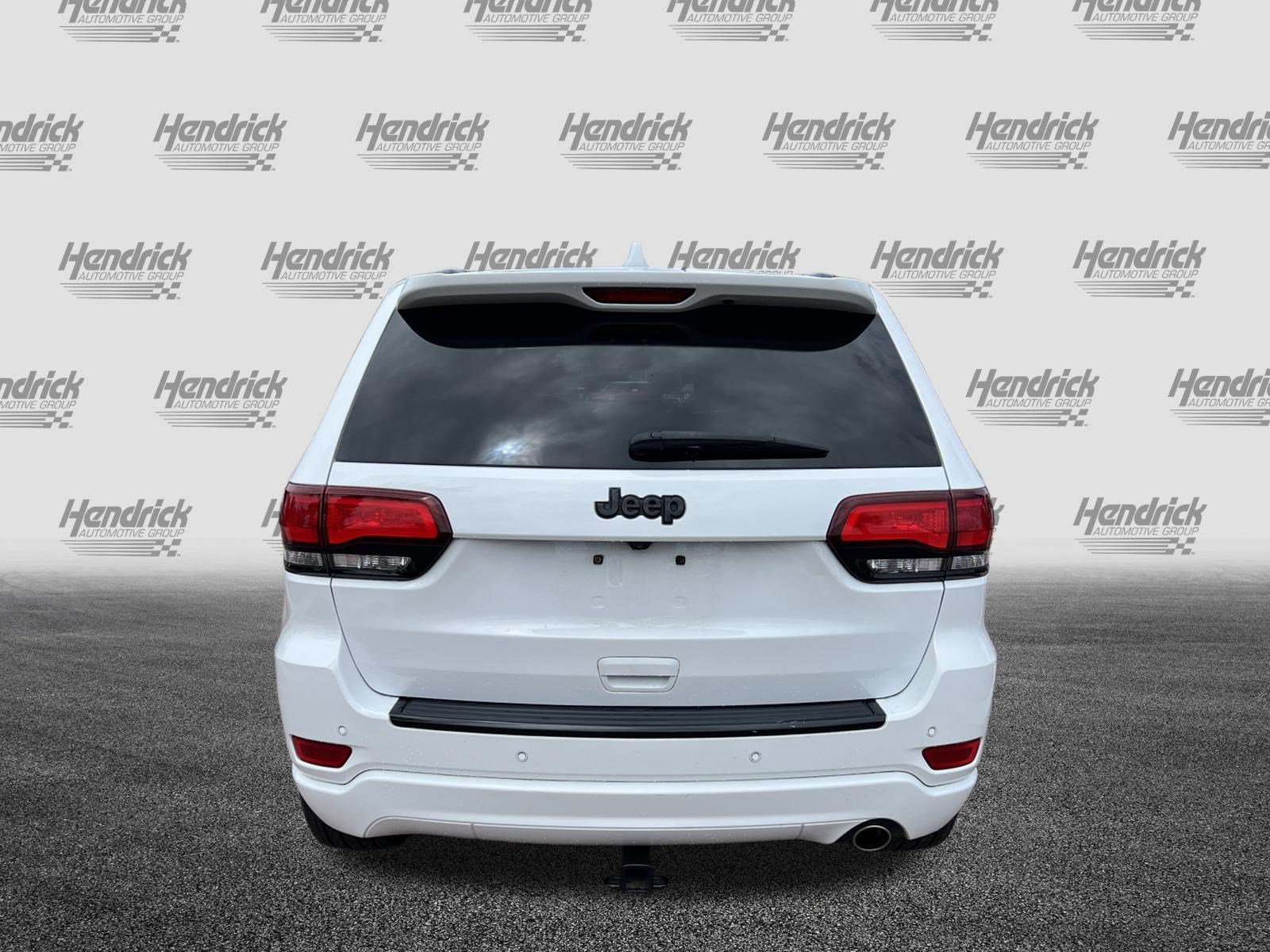 Used 2018 Jeep Grand Cherokee Altitude RWD image 9