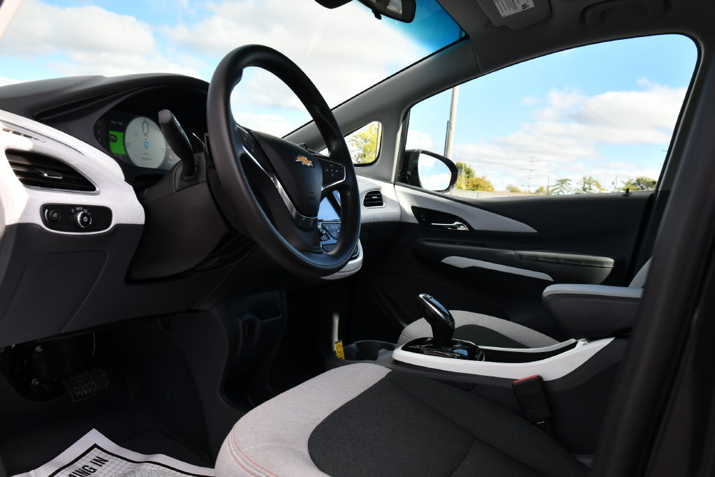 Used 2021 Chevrolet Bolt LT FWD image 17