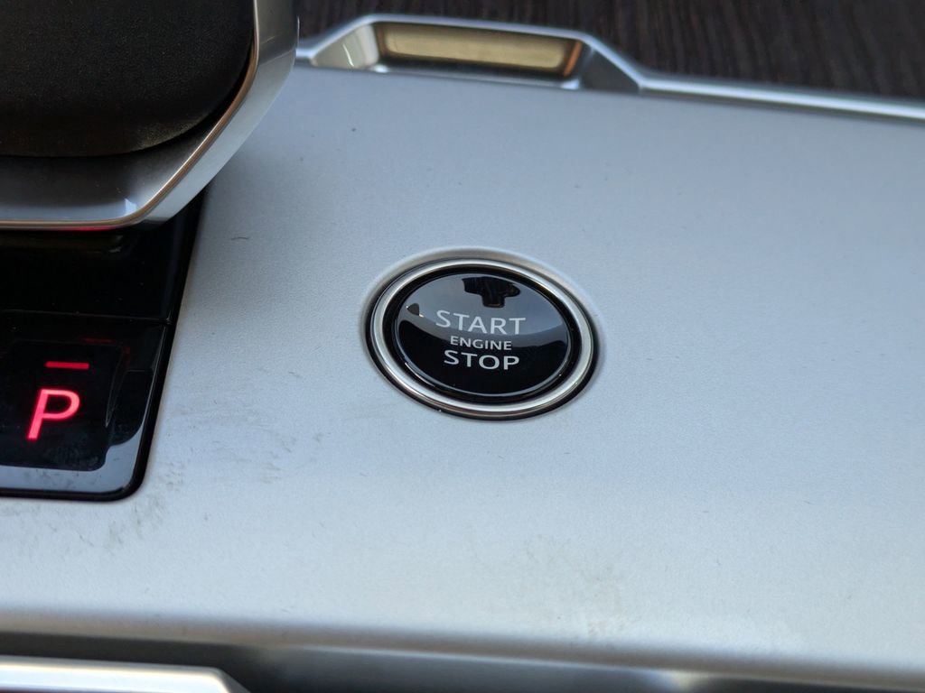 New 2026 Land Rover Range Rover Long Wheelbase SE image 30