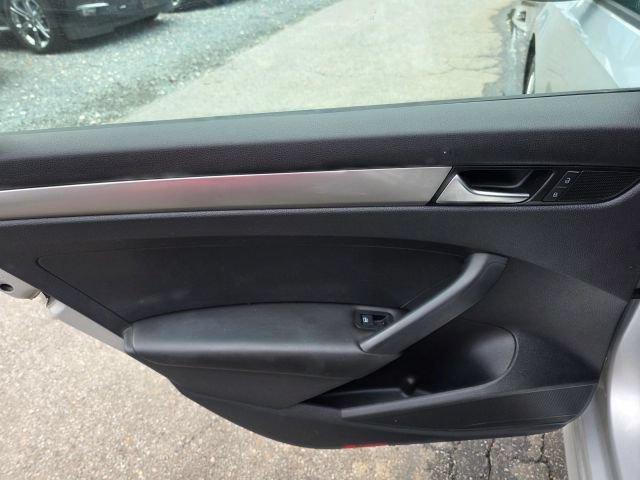 Used 2014 Volkswagen Passat 1.8T S FWD image 17