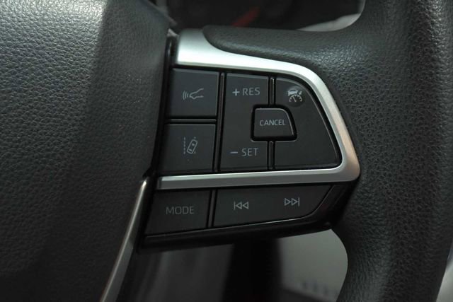 Used 2022 Toyota Highlander L image 23