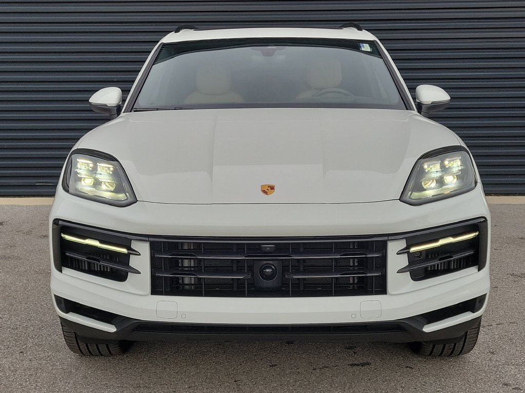 Certified 2026 Porsche Cayenne AWD/4WD image 10