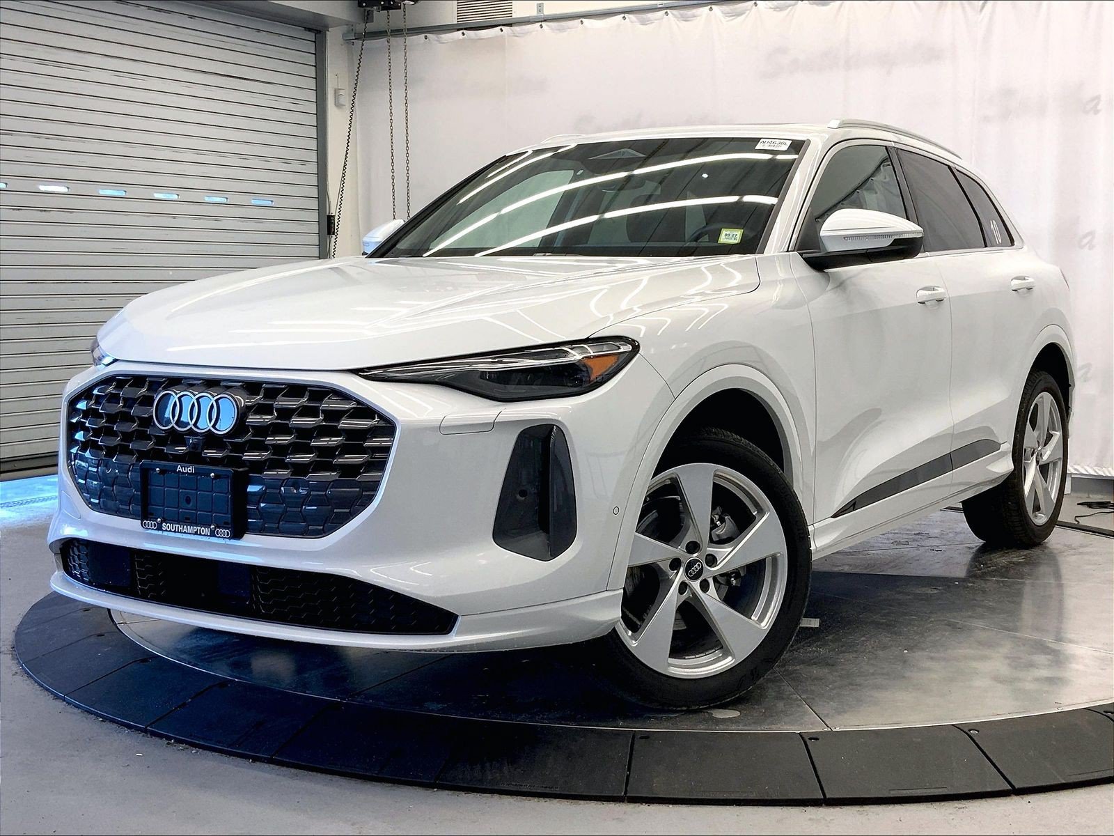 Certified 2025 Audi Q5 Premium w/ Premium Plus AWD/4WD image 11