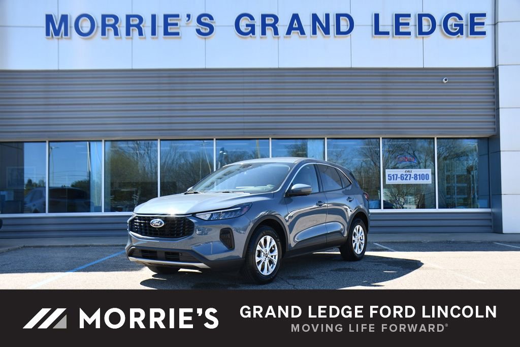 Used 2023 Ford Escape Active w/ Tech Pack #2 AWD/4WD image 1
