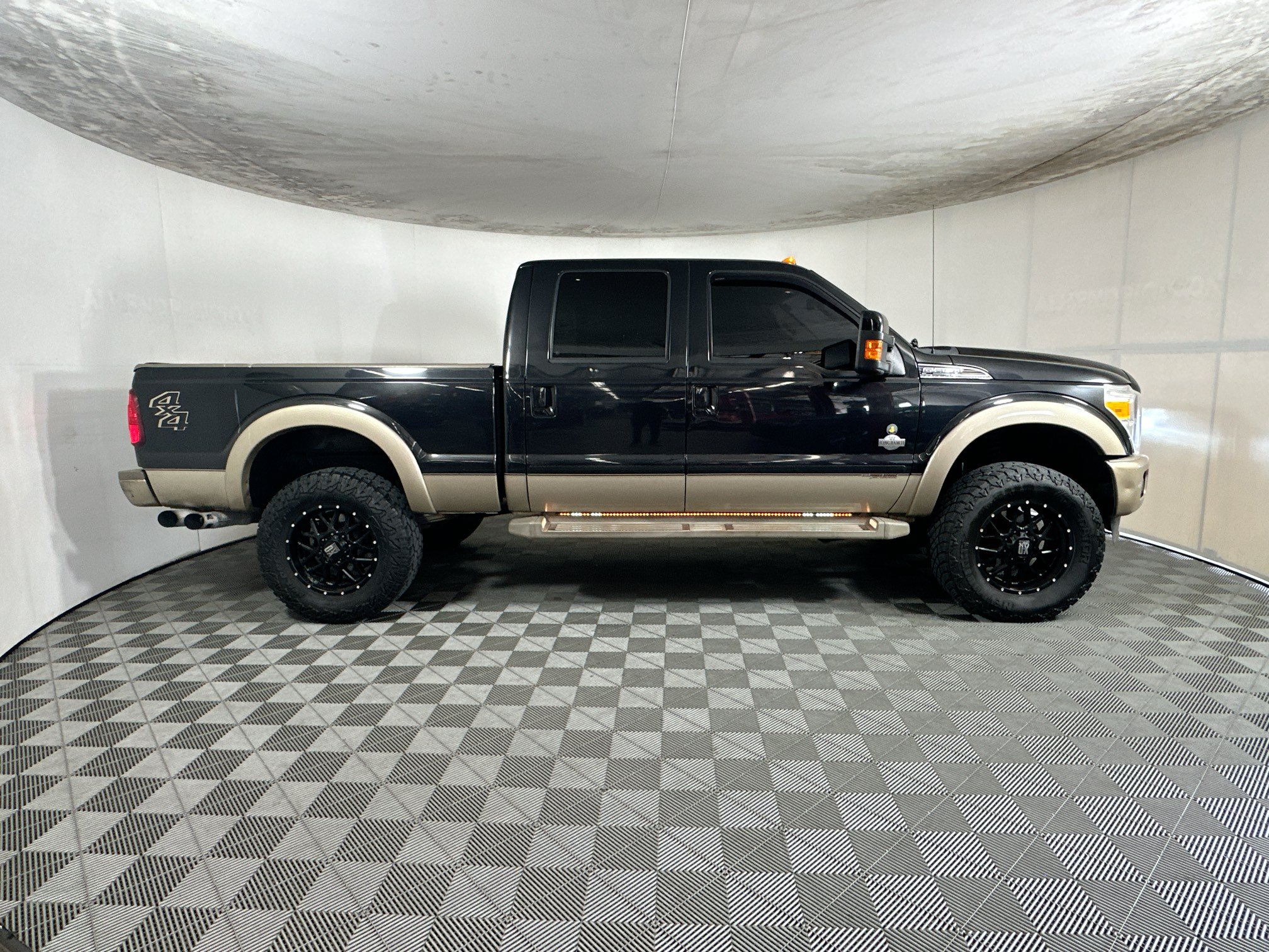 Used 2014 Ford F350 King Ranch w/ Snow Plow Prep Package AWD/4WD image 2