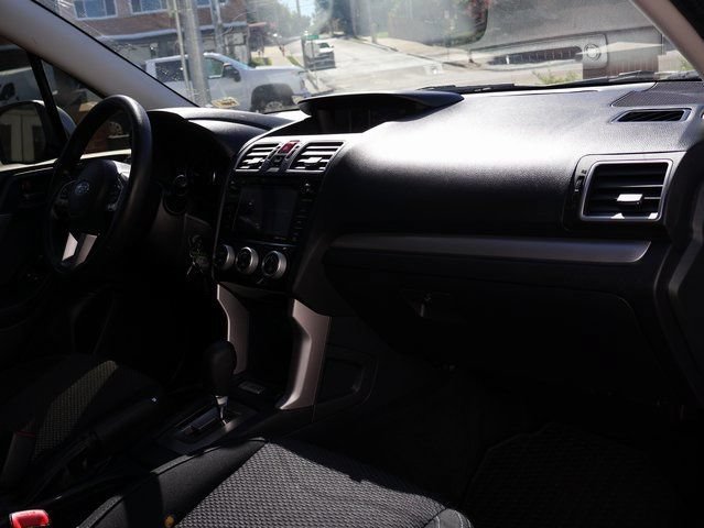 Used 2017 Subaru Forester 2.5i Premium AWD/4WD image 9