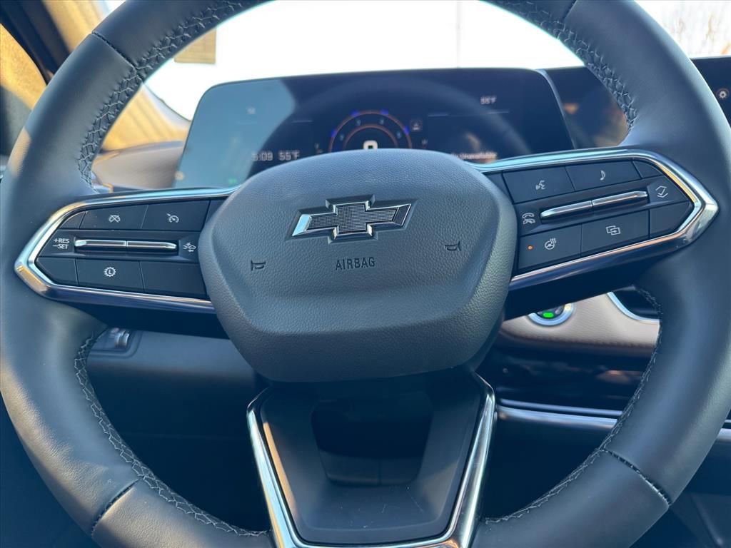 New 2026 Chevrolet Equinox ACTIV w/ Convenience Package III image 15