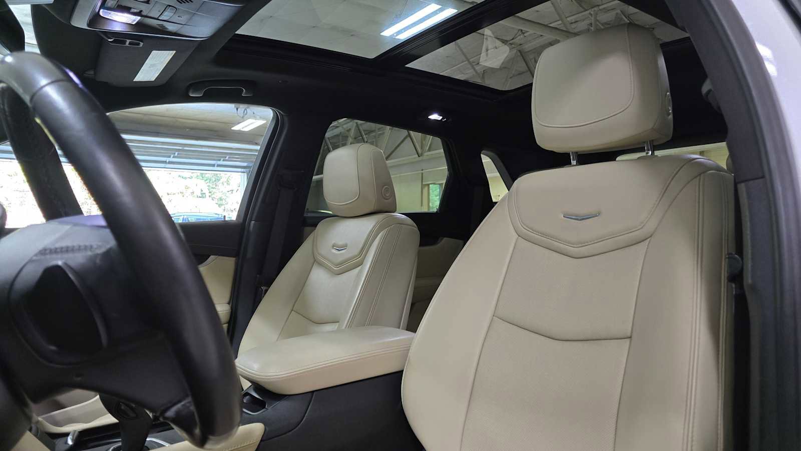 Used 2018 Cadillac XT5 Luxury w/ Driver Awareness Package image 21