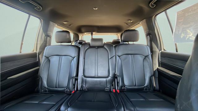 Used 2024 Jeep Wagoneer Series II w/ Flexible Seating Group image 20