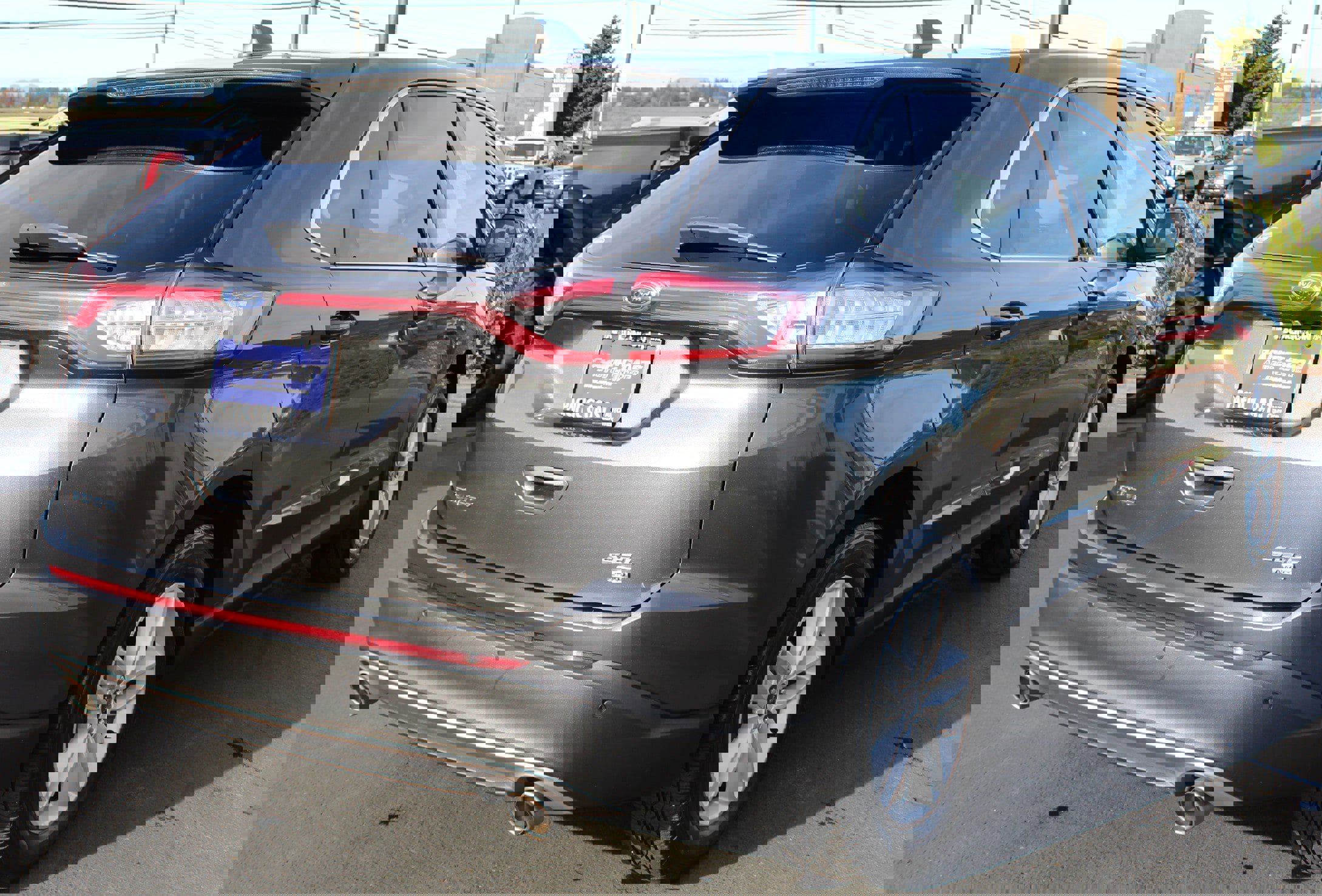 Used 2017 Ford Edge SEL w/ Equipment Group 201A image 6