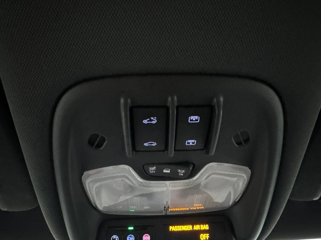 Used 2021 Chevrolet TrailBlazer RS w/ Sun and Liftgate Package FWD image 39