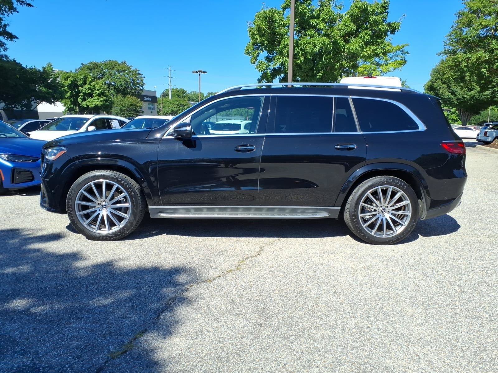 Used 2025 Mercedes-Benz GLS 580 4MATIC image 8