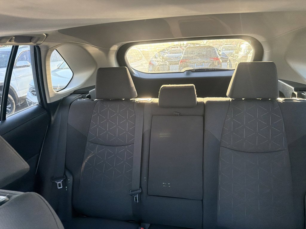 Used 2021 Toyota RAV4 XLE w/ Convenience Package FWD image 15