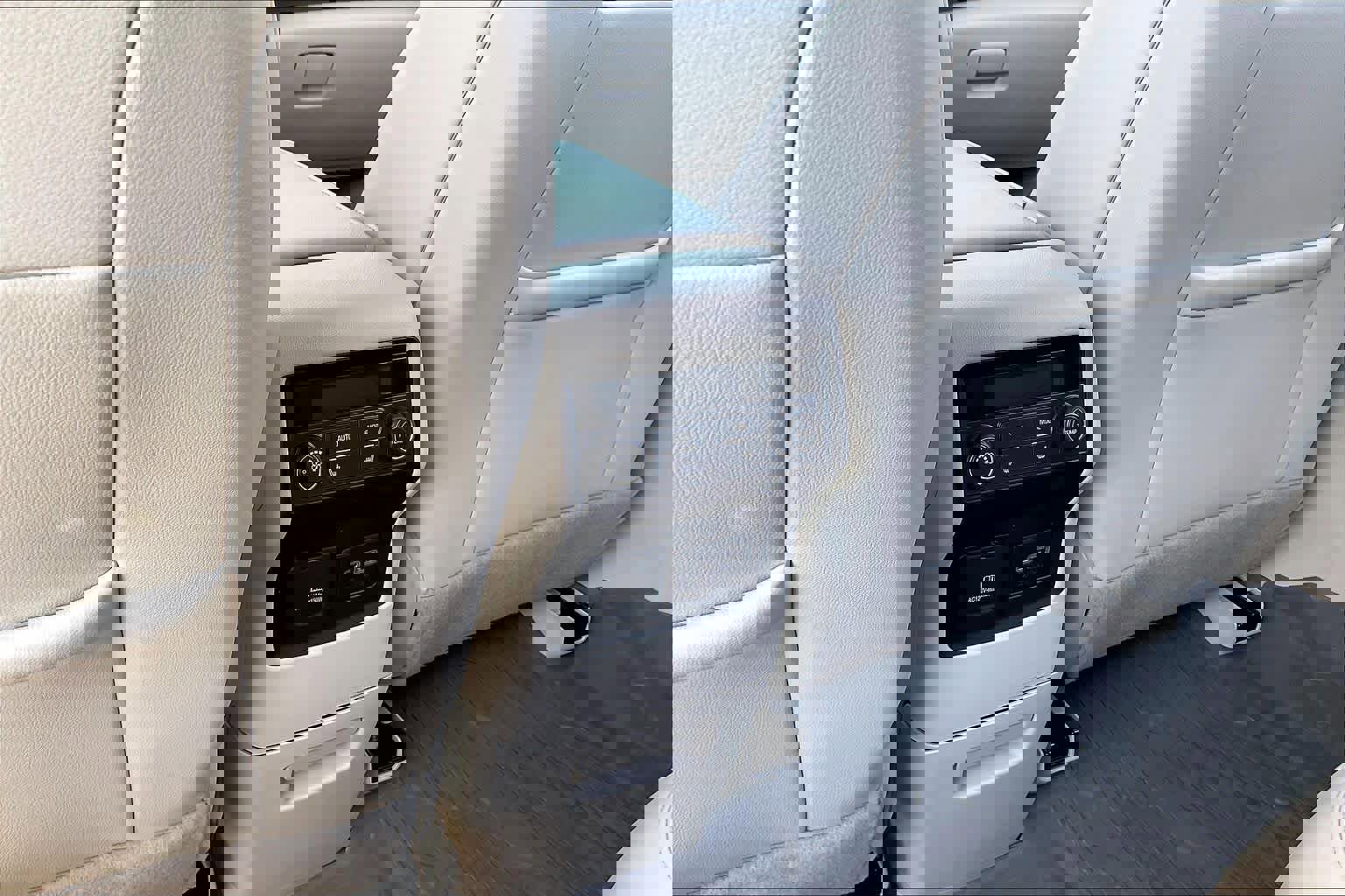 Used 2022 GMC Acadia Denali w/ Denali Ultimate Package image 38