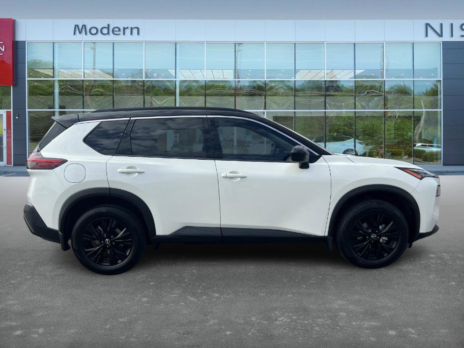 Certified 2023 Nissan Rogue SV w/ SV Premium B Package image 4