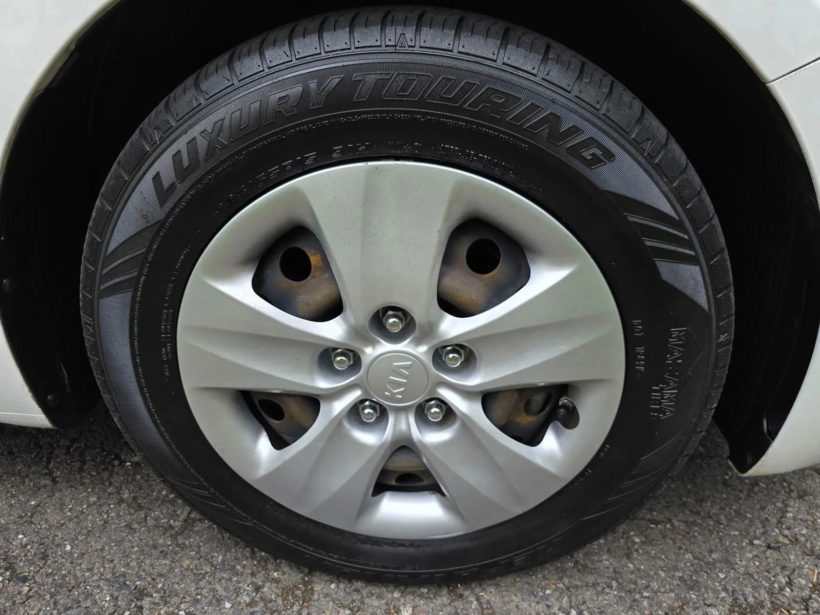 Used 2017 Kia Forte LX image 9