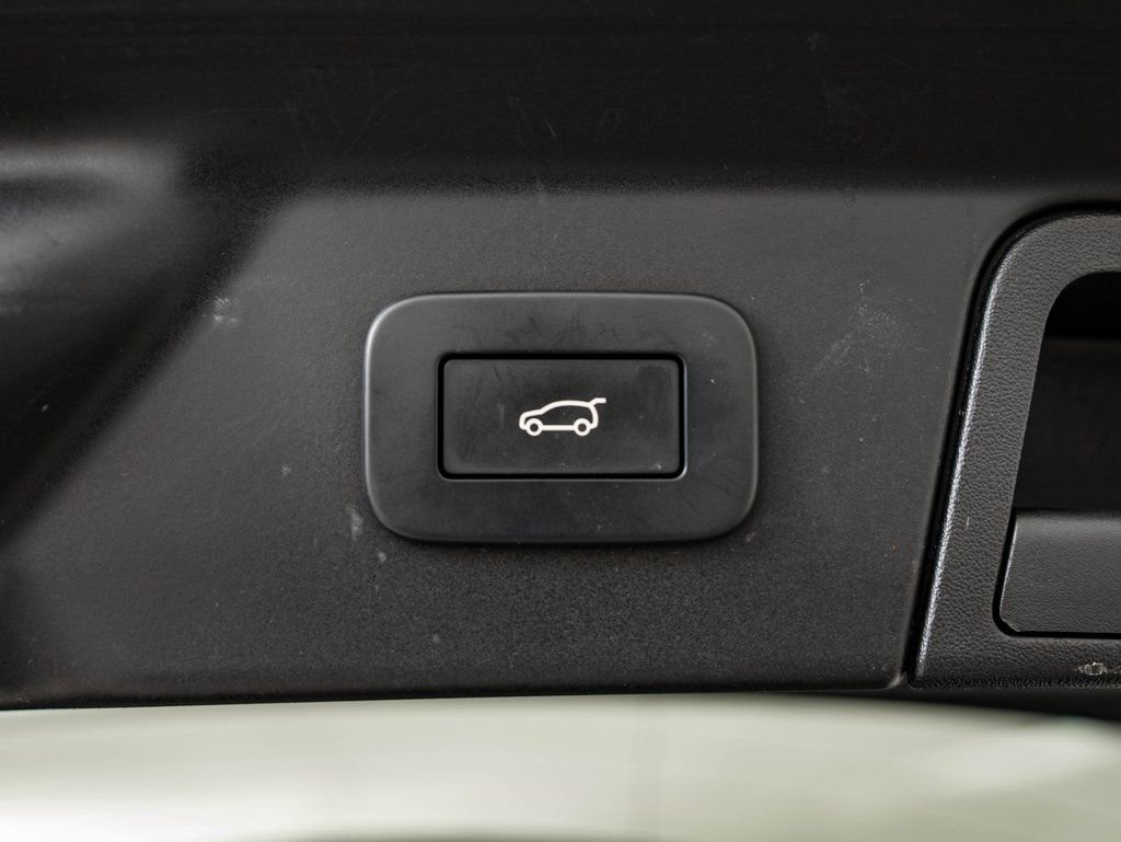 Used 2023 Land Rover Range Rover Velar R-Dynamic S AWD/4WD image 22