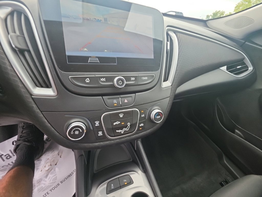 Used 2024 Chevrolet Malibu RS FWD image 21