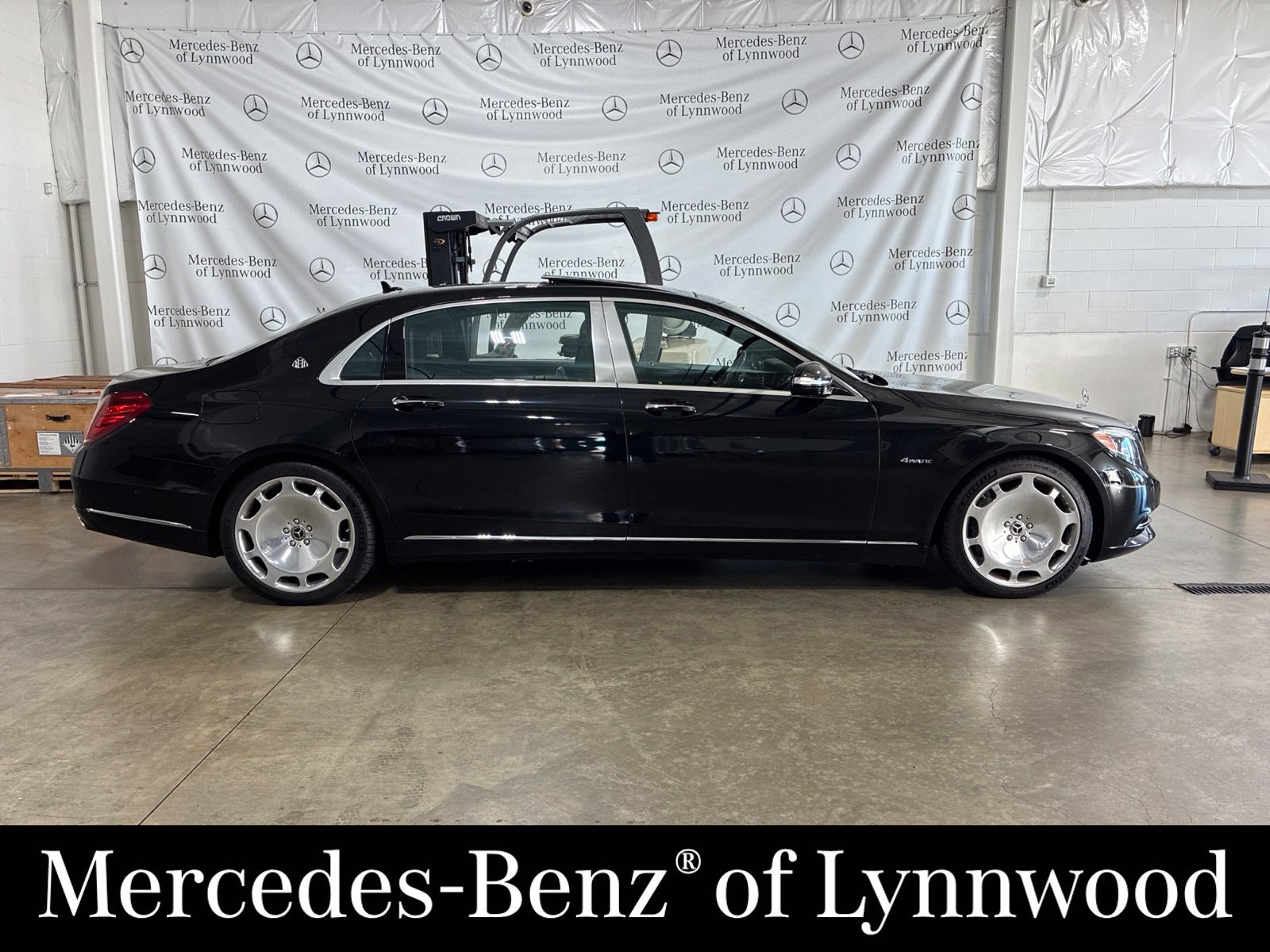 Used 2017 Mercedes-Benz Maybach S 550 4MATIC image 2