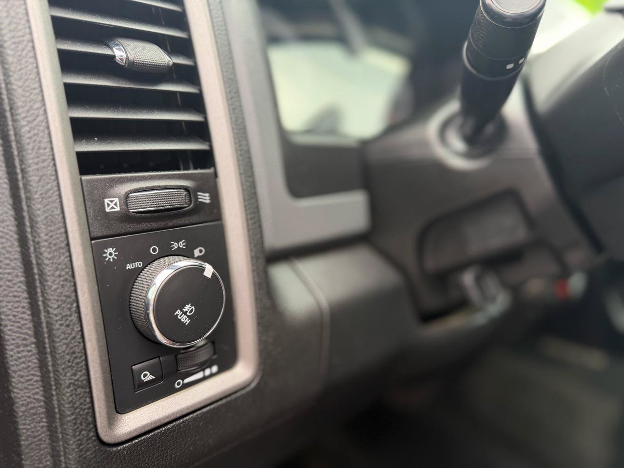 Used 2014 RAM 1500 Express AWD/4WD image 19