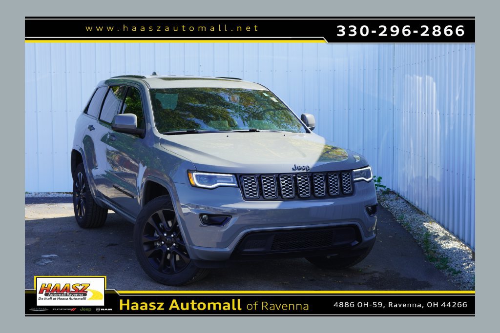 Used 2022 Jeep Grand Cherokee Laredo X AWD/4WD image 1
