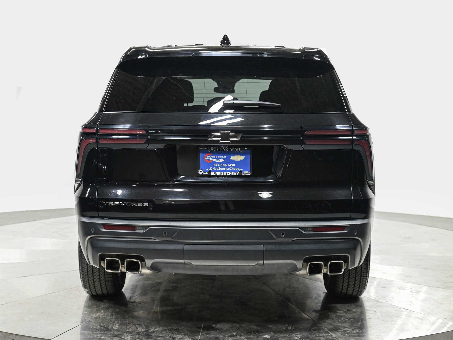 Used 2024 Chevrolet Traverse LS FWD image 5