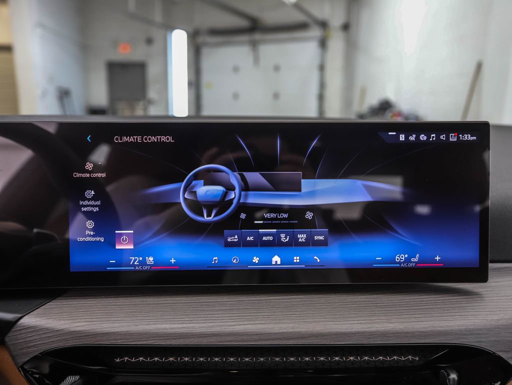 New 2026 BMW 330i xDrive Sedan w/ Convenience Package image 19