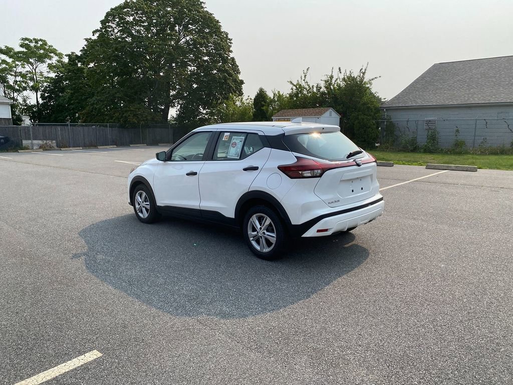Used 2022 Nissan Kicks S image 8