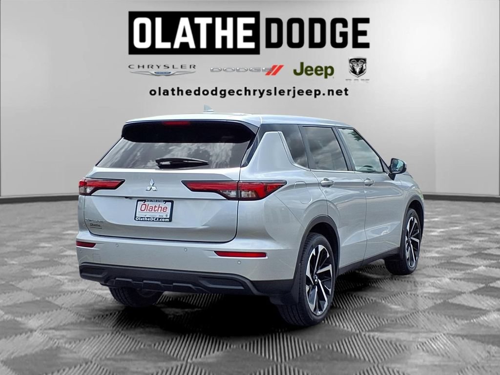 Used 2022 Mitsubishi Outlander ES FWD image 28