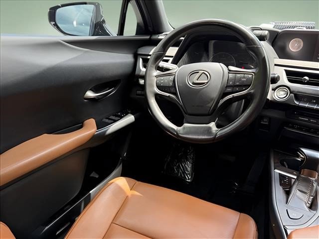 Used 2020 Lexus UX 200 w/ Premium Package FWD image 10