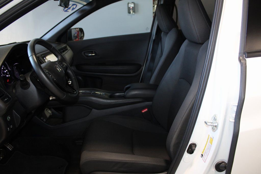Used 2021 Honda HR-V Sport image 12