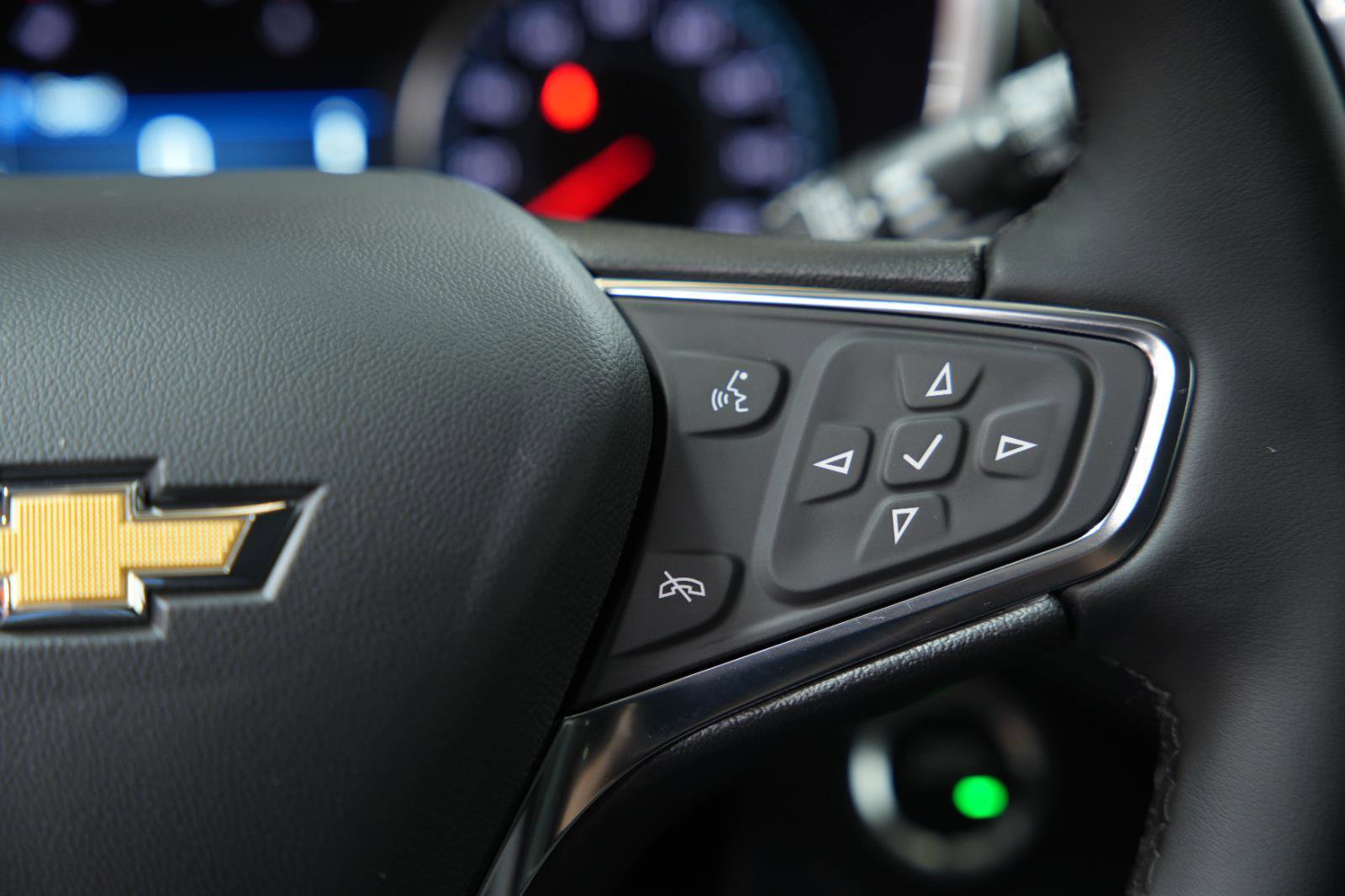 Used 2024 Chevrolet Equinox LT image 32