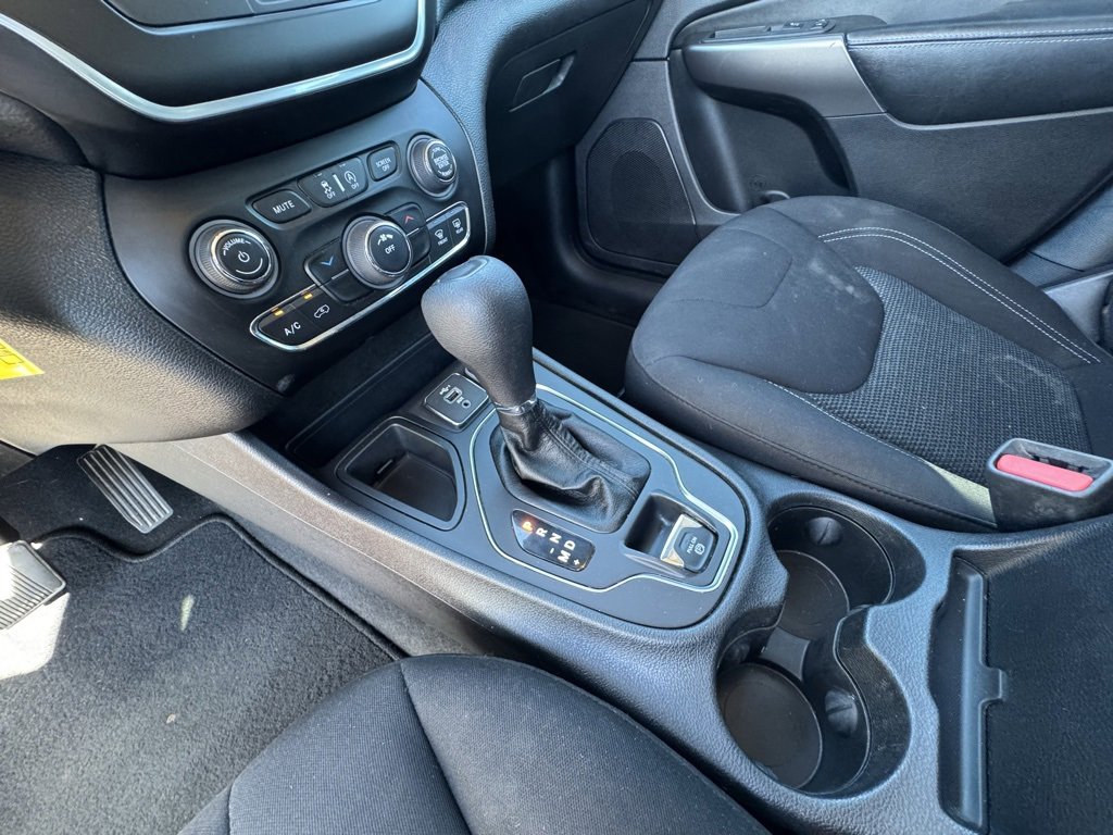 Used 2021 Jeep Cherokee Latitude image 27