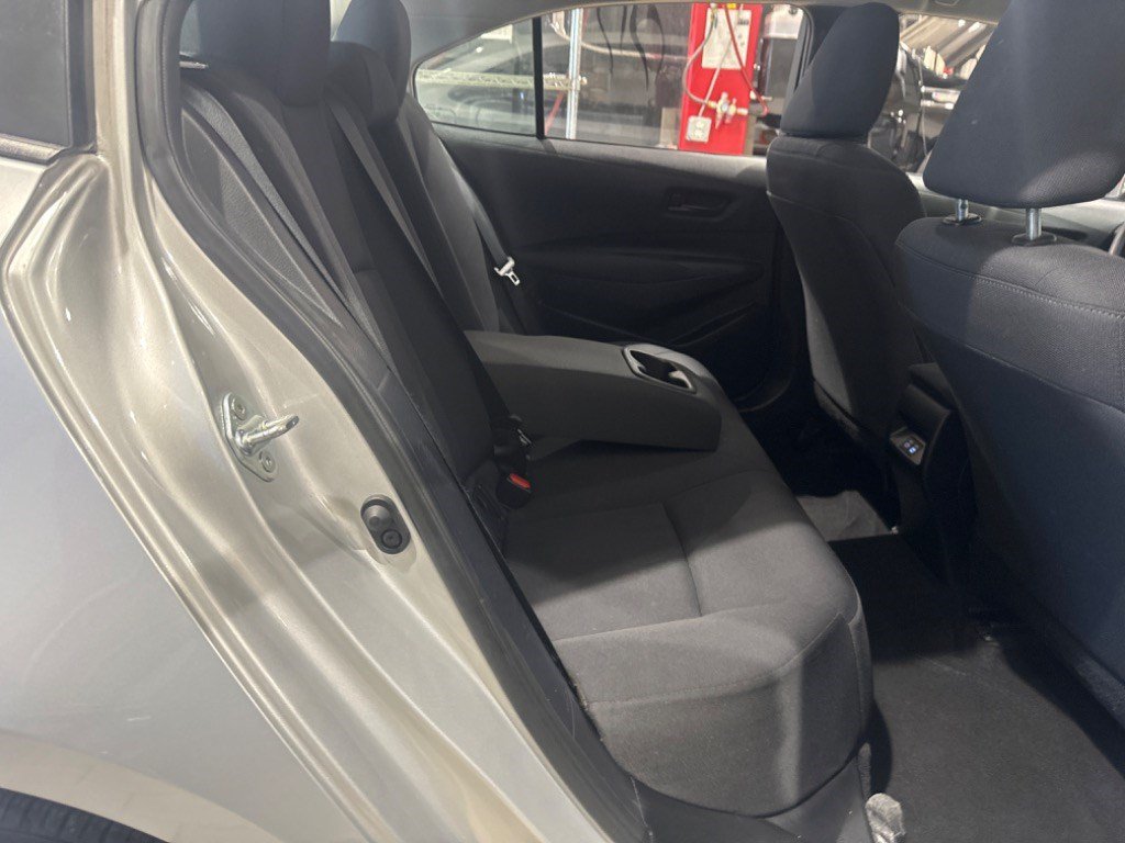 Used 2025 Toyota Corolla LE FWD image 11