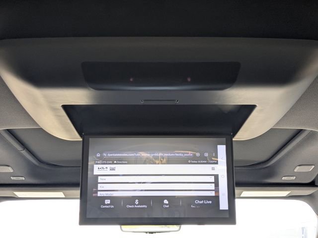Used 2025 Toyota Sienna Platinum FWD image 18