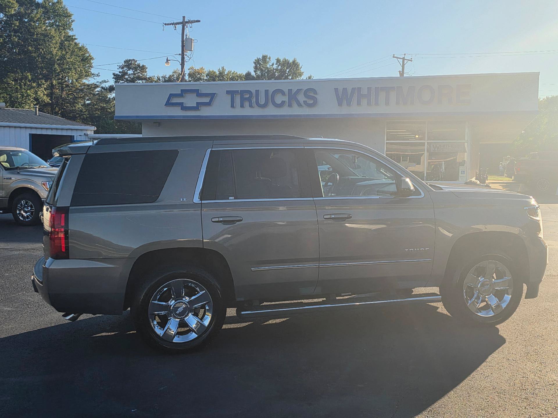 Used 2017 Chevrolet Tahoe LT w/ LT Signature Package AWD/4WD image 4