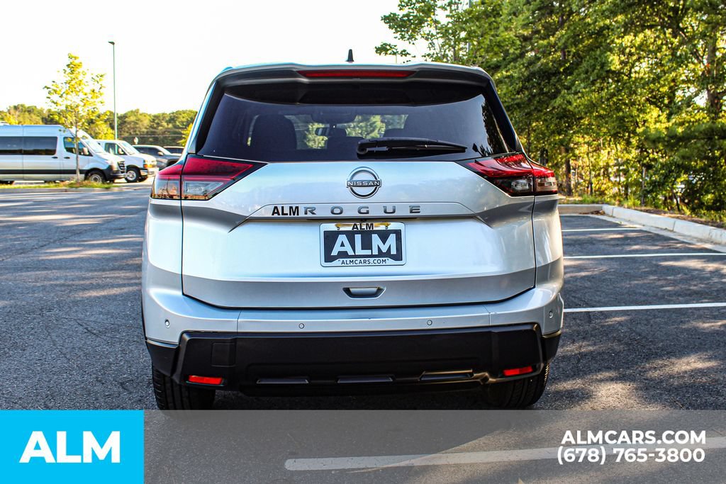 Used 2024 Nissan Rogue S FWD image 10