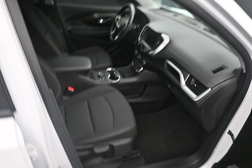 Used 2024 GMC Terrain SLE w/ Driver Convenience Package FWD image 10
