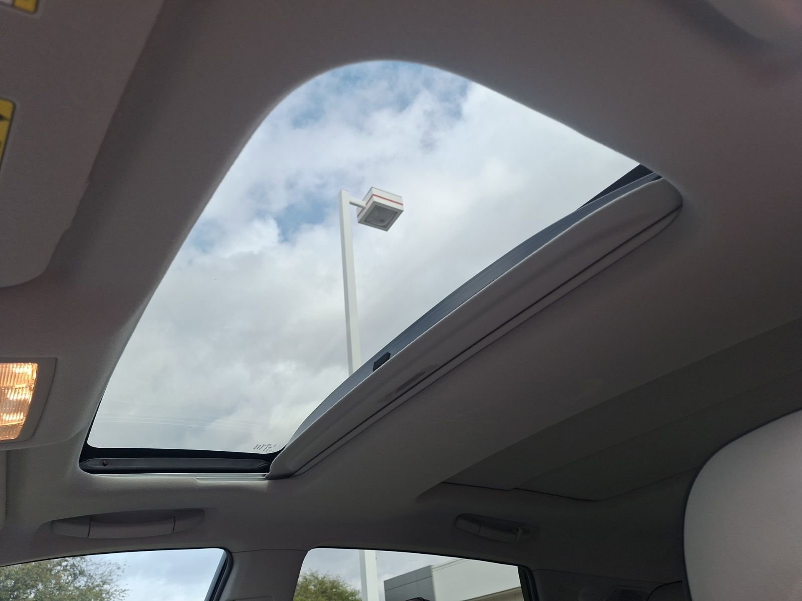 Used 2015 Toyota Venza XLE w/ XLE Premium Package image 30