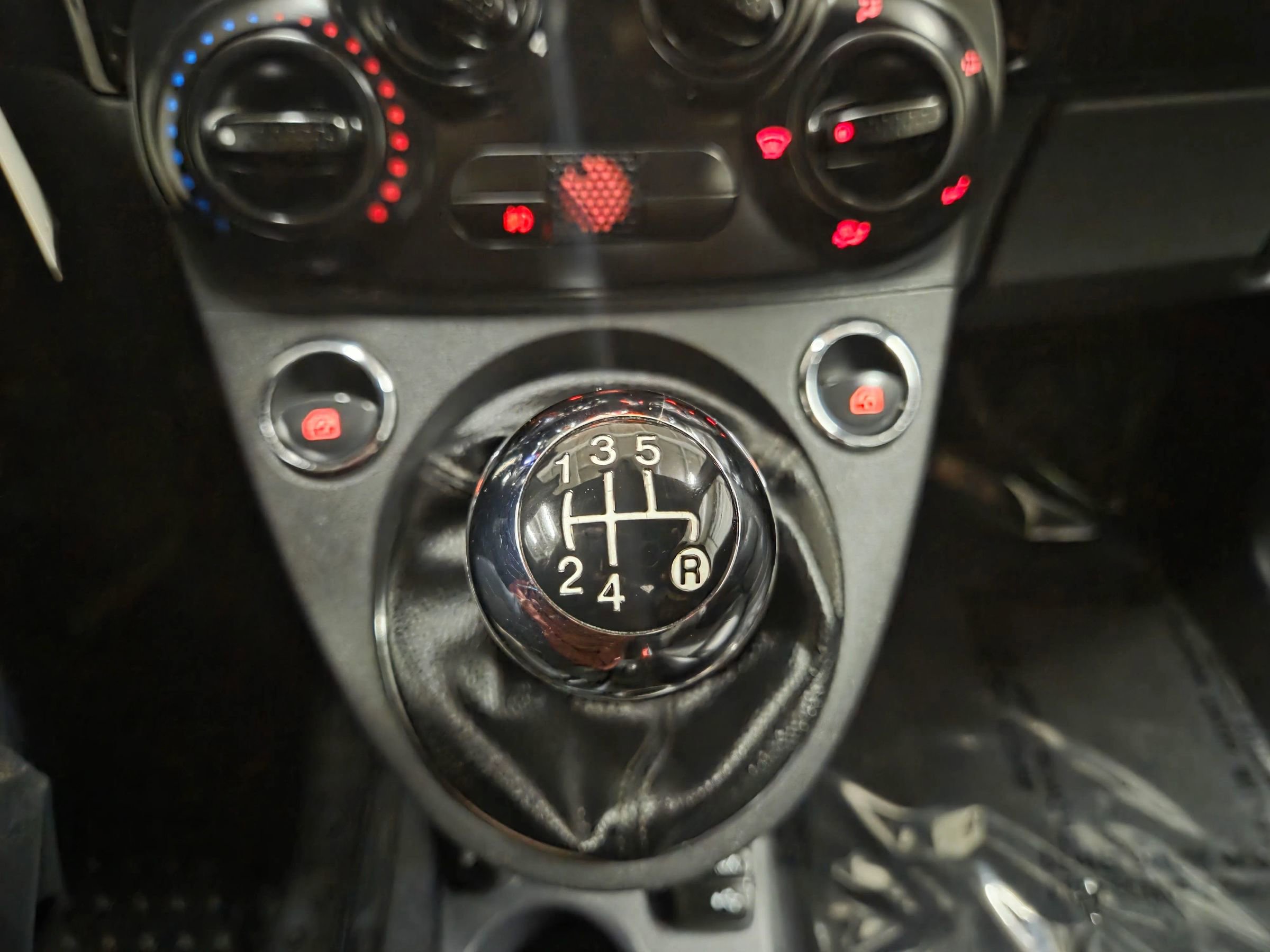 Used 2015 FIAT 500 Sport image 24