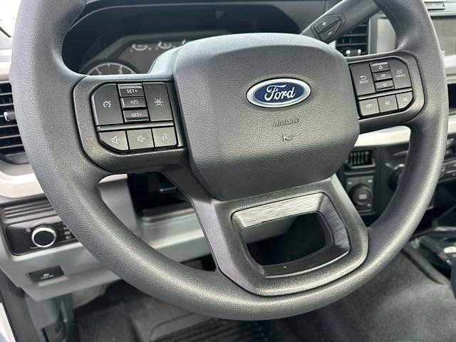 New 2025 Ford F550 4x4 Regular Cab Super Duty image 14