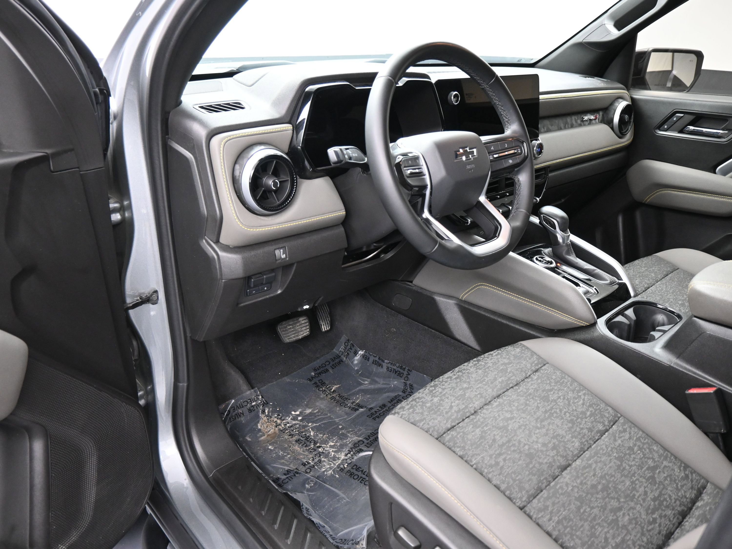 Used 2024 Chevrolet Colorado ZR2 w/ Technology Package image 12